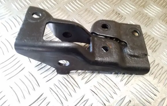Toyota Yaris Gearbox mounting bracket