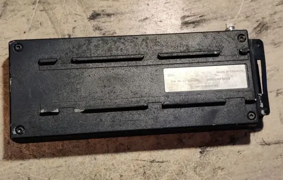 BMW 7 E38 Antenna control unit 84118360235 8360235