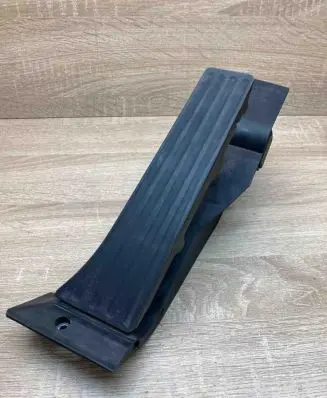 BMW 7 E65 E66 Accelerator throttle pedal 6766930 25916010