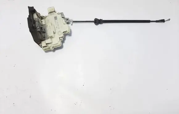 Volkswagen PASSAT B7 Coupe door lock (next to the handle) 3C2837015A
