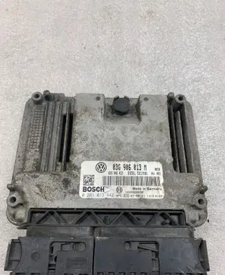 Skoda Fabia Mk2 (5J) Engine control unit/module 03G906013M 0281013442