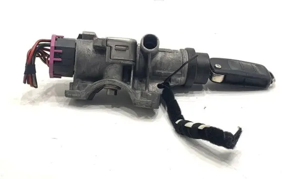 Volkswagen PASSAT B5.5 Ignition lock 4B0905851F