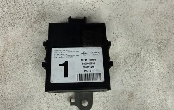 Toyota Auris 150 Door control unit/module 8974102100