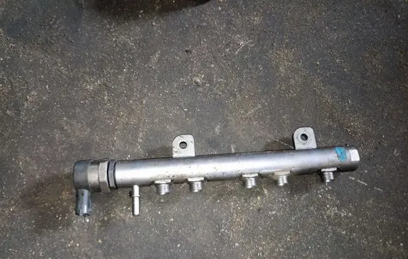 Jeep Grand Cherokee Fuel main line pipe 35022119G