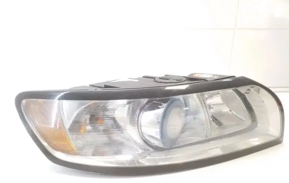 Volvo V50 Headlight/headlamp 31265699 1307329210