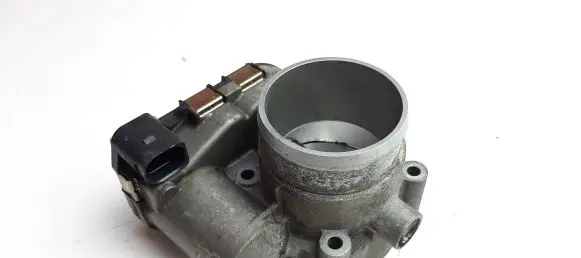 Audi A4 S4 B5 8D Throttle valve 06B133062B M7805