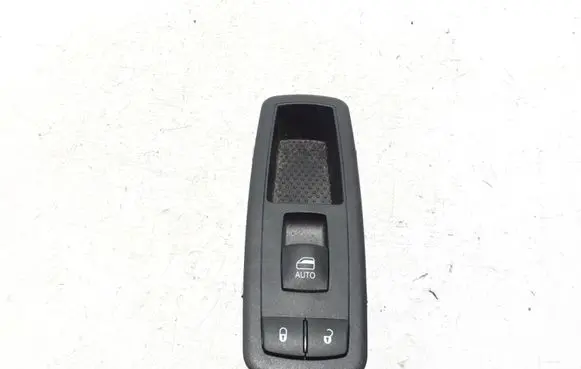 Chrysler Pacifica Electric window control switch 68268251AC