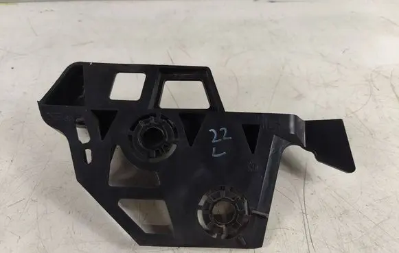 Front bumper mounting bracket