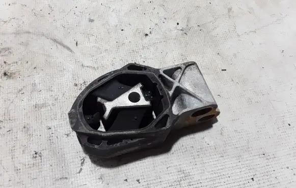 Volvo XC40 Engine mount bracket 32223759