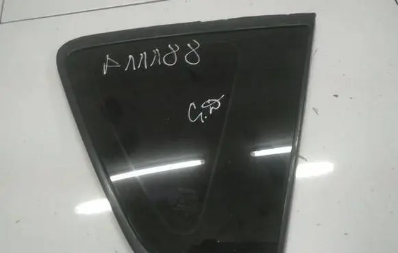 Toyota Corolla Verso AR10 Rear side window AS2