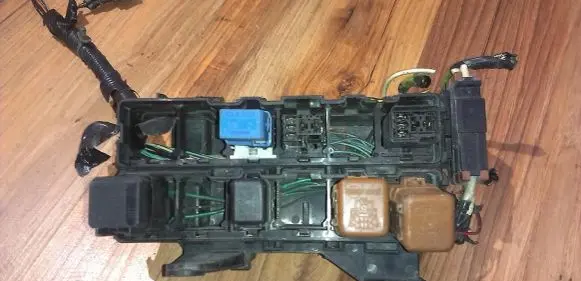 Nissan Primera Fuse box set 71543087ya1