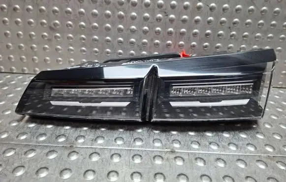 Peugeot 308 Rear/tail lights S26312004 9835300580