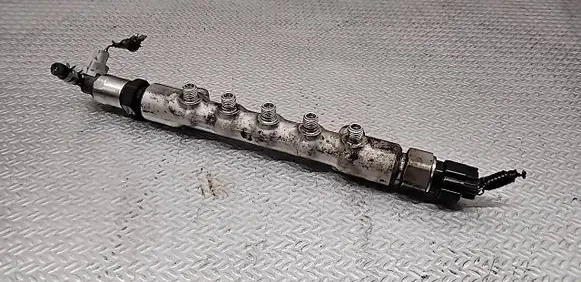 Toyota Avensis T250 Fuel main line pipe 8945860010