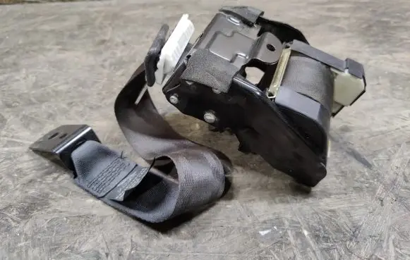 Jaguar XJS Middle seatbelt (rear) HNC7072AB