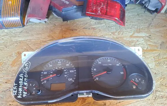 Seat Alhambra (Mk1) Speedometer (instrument cluster) 96VW10849CG 7M1919913F