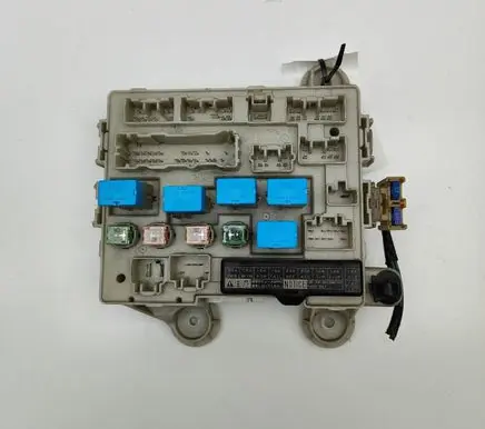 Toyota Previa (XR30, XR40) II Fuse module 8922128140
