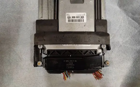 Audi A4 S4 B8 8K Engine control unit/module 03L906022MR F005408 7696406073