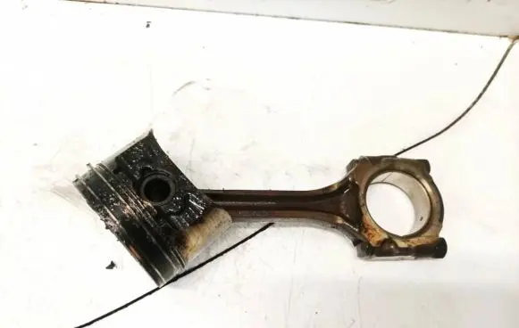 Nissan Almera N16 Piston with connecting rod