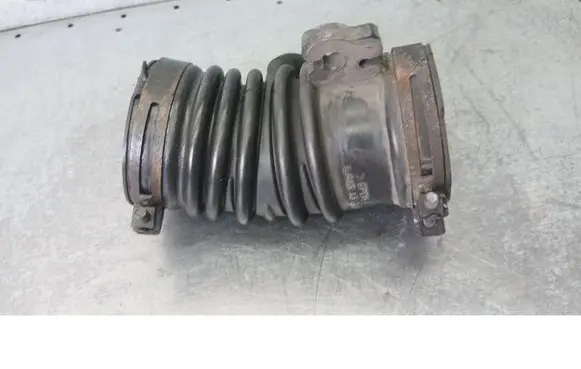 Mazda 626 Air intake hose/pipe L81313221