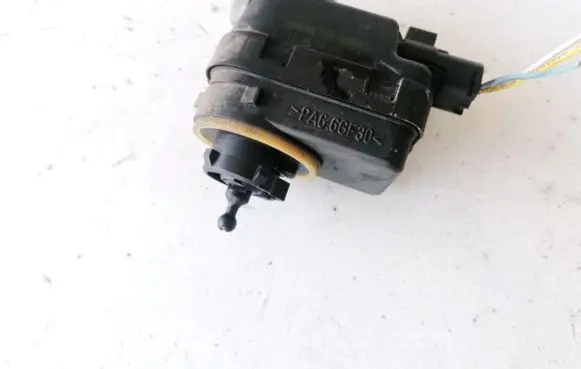 Citroen Xsara Picasso Headlight level adjustment motor 