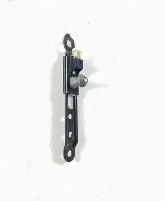 Toyota Avensis T270 Seat belt height adjuster E563003