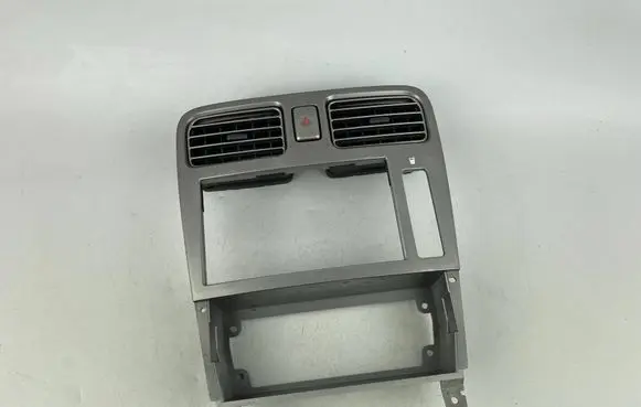 Subaru Forester SG Radio/GPS head unit trim 