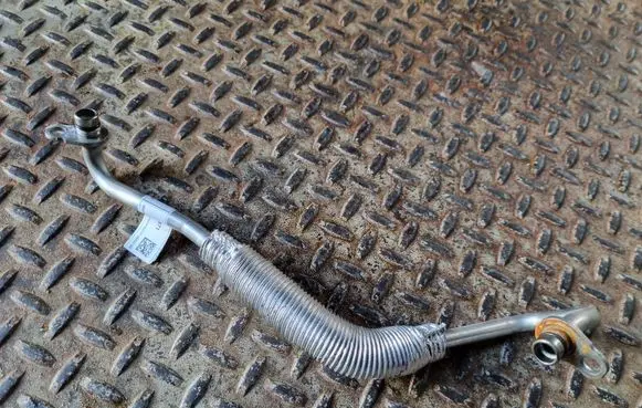 BMW 1 F40 Turbo turbocharger oiling pipe/hose 8629962