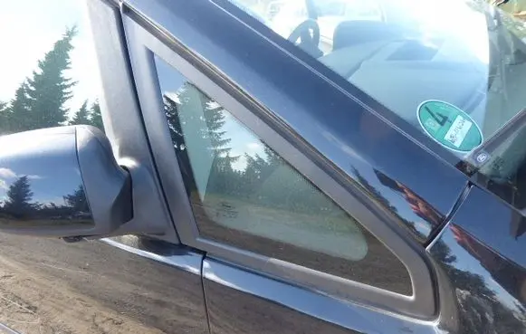 Ford C-MAX II Front door vent window glass four-door 