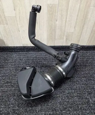 BMW 3 F30 F35 F31 Intake resonator 8601681 70604239 10737810
