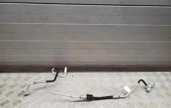 Audi Q8 Air conditioning (A/C) pipe/hose 4M1816720R