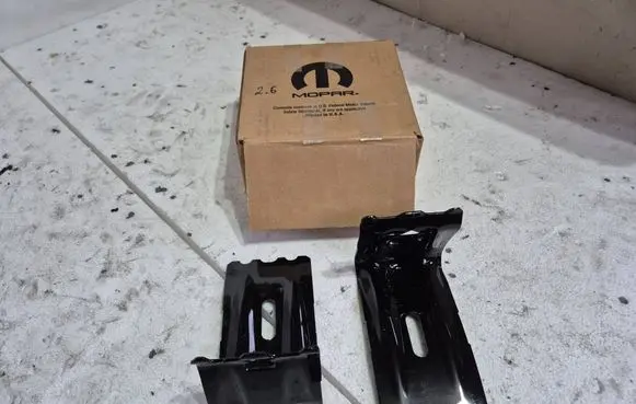 Dodge Charger Spare wheel mounting bracket 68232790AA 616732996