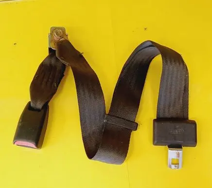 Suzuki Baleno EG Middle seatbelt (rear) 8498660G1