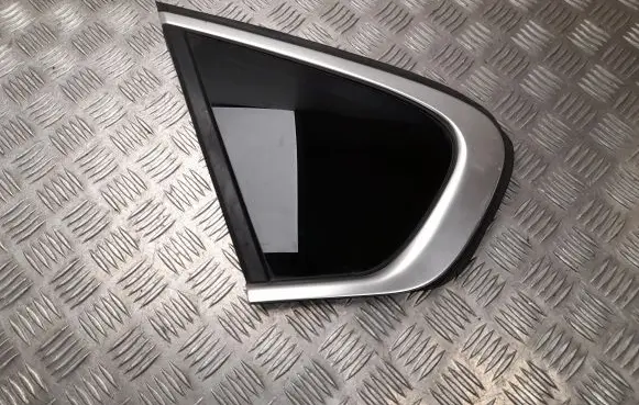 BMW X6 F16 Rear side window 7182327