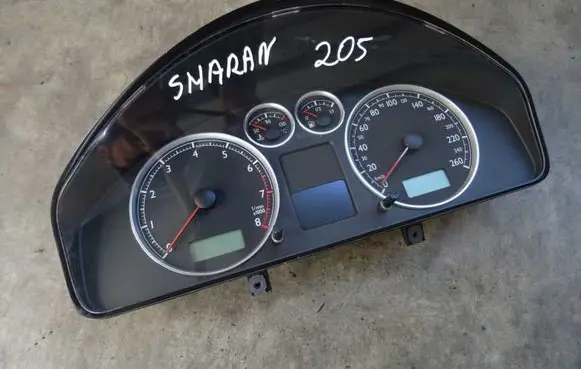 Volkswagen Sharan Speedometer (instrument cluster) 7M3920820G
