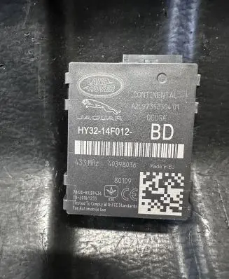 Land Rover Discovery 5 Tire pressure control unit HY3214F012 HY3214F012BD A2C9735230401