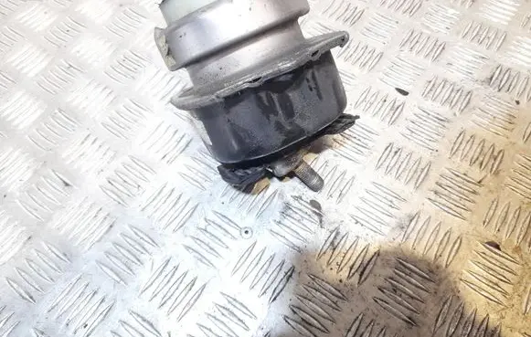 BMW X6 E71 Engine mount bracket 678065302