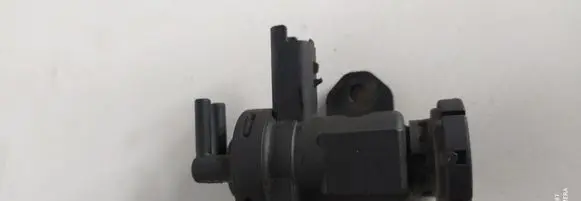 Peugeot 607 Vacuum valve 