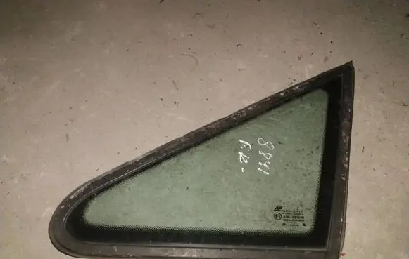 Seat Alhambra (Mk1) Front triangle window/glass 