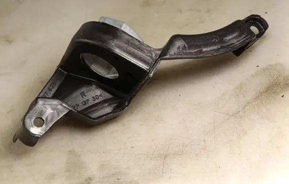 Headlight/headlamp mounting bracket