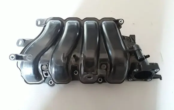 Toyota Yaris Intake manifold 11024