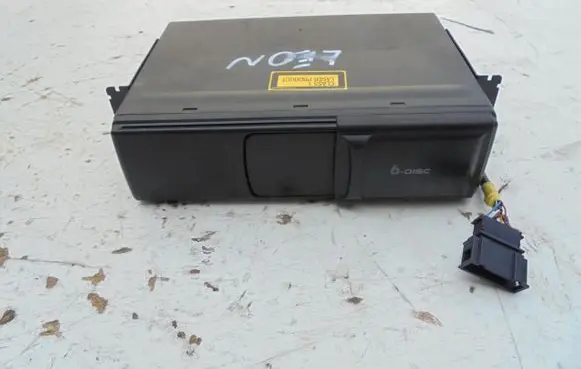 Seat Leon (1M) CD/DVD changer 