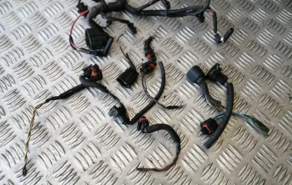 Volvo S60 Fuel injector wires 6849784 9148067 977929