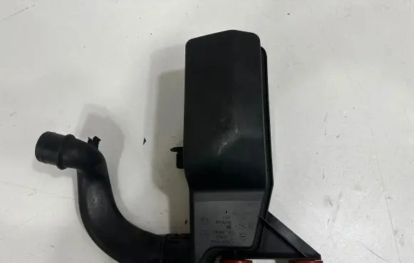BMW 7 G11 G12 Intake resonator 8575040