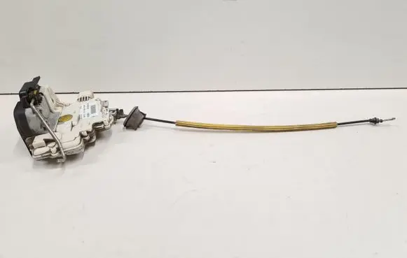 Audi A6 S6 C6 4F Rear door lock 4F0839015