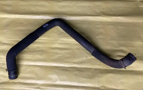 Mercedes-Benz A W169 Engine coolant pipe/hose A1695010182