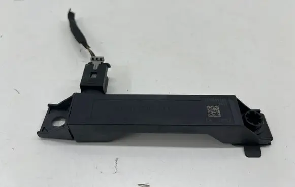 Mercedes-Benz CLA C118 X118 Keyless system antenna A1779050500