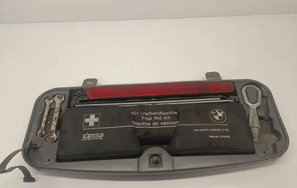 BMW 7 E65 E66 Hazard Warning Triangle Mounting Bracket 6752543 17589010