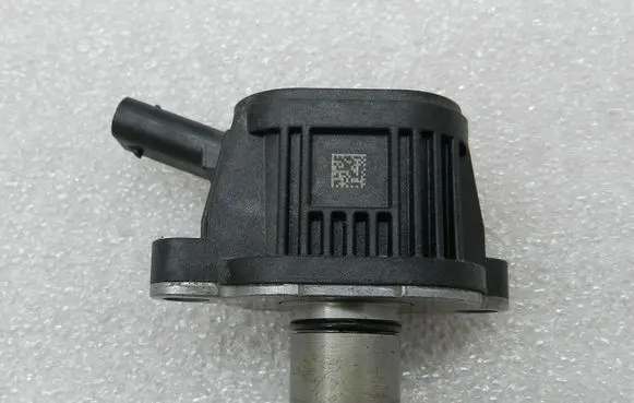 Cupra Leon Camshaft vanos timing valve 04E906048A 04E906048