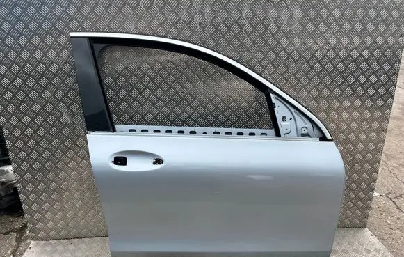 Mercedes-Benz EQC Front door