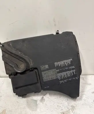 BMW 7 E38 Fuse box cover 12901747665